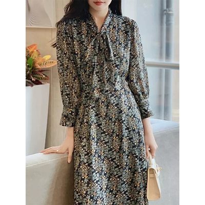 MISS LISAW26Q23492