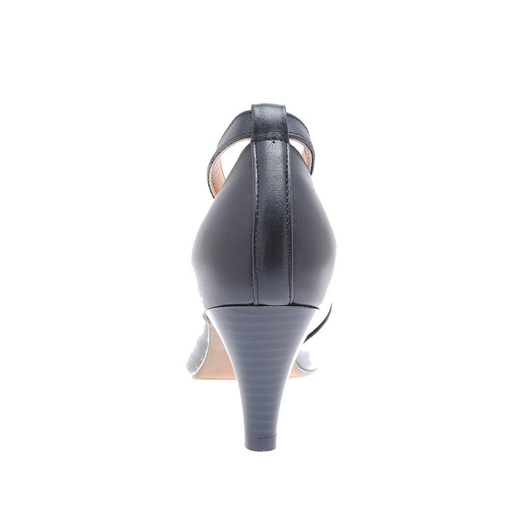 千佰莉女款凉鞋,春季新款,时尚百搭,女人鞋柜里的时尚必搭款.